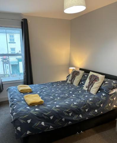 Apartment Unique, Large 2 Bedroom Flat *